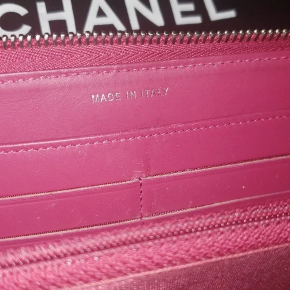 Chanel Quilted Patent Longwallet - Picture 9 of 15